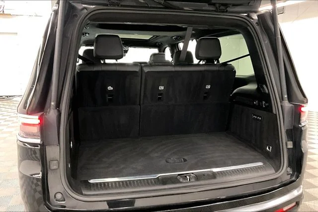 Used 2023 Diamond Black Crystal Pearlcoat Jeep Series II image 40
