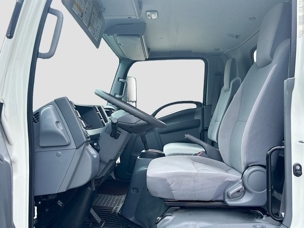 Used 2019 White Isuzu 18