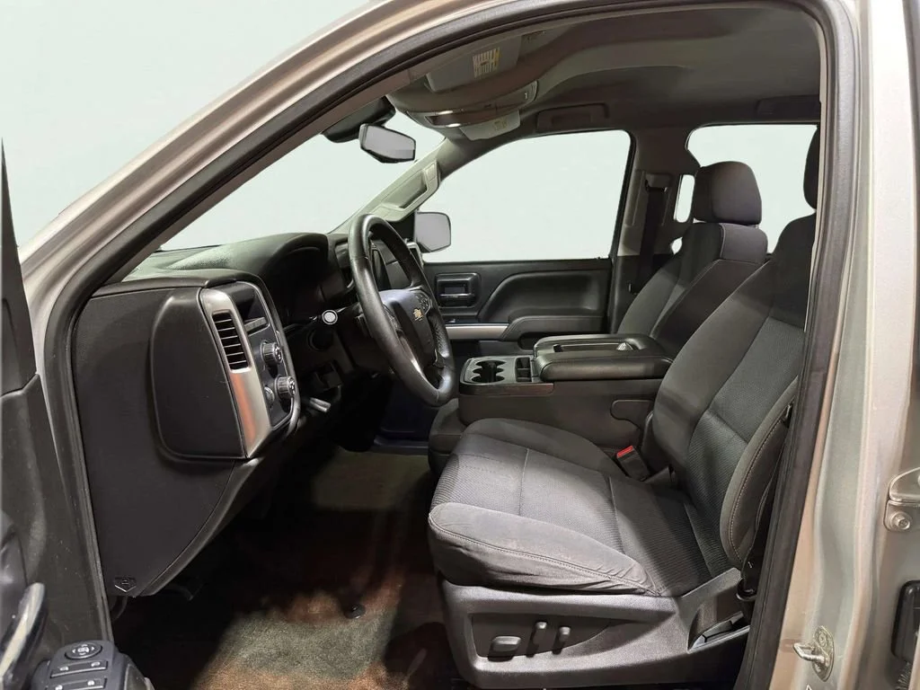 Certified Used 2018 SILVER ICE METALLIC Chevrolet LT image 20