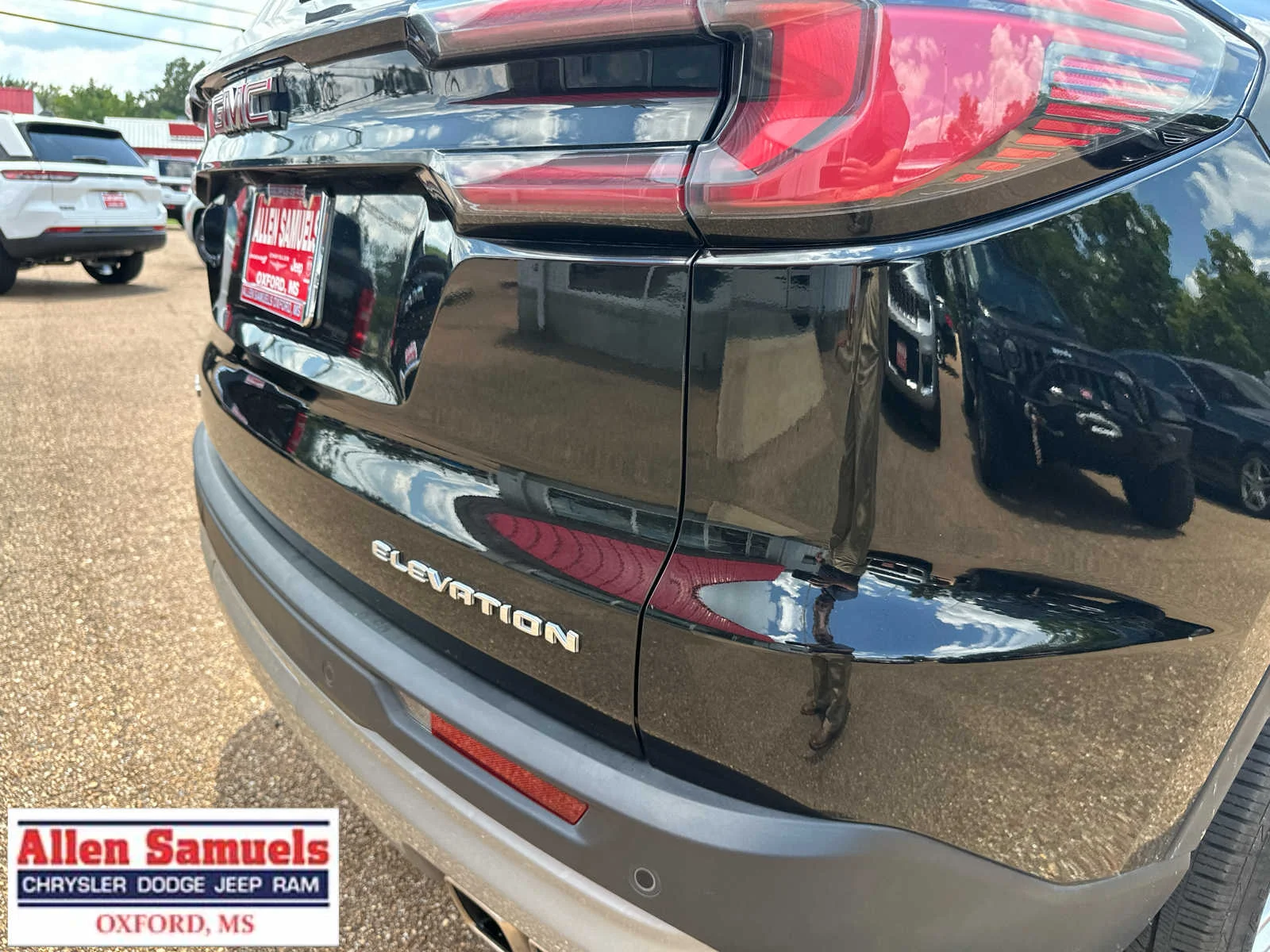 Used 2026 Ebony Twilight Metallic GMC FWD Elevation image 53