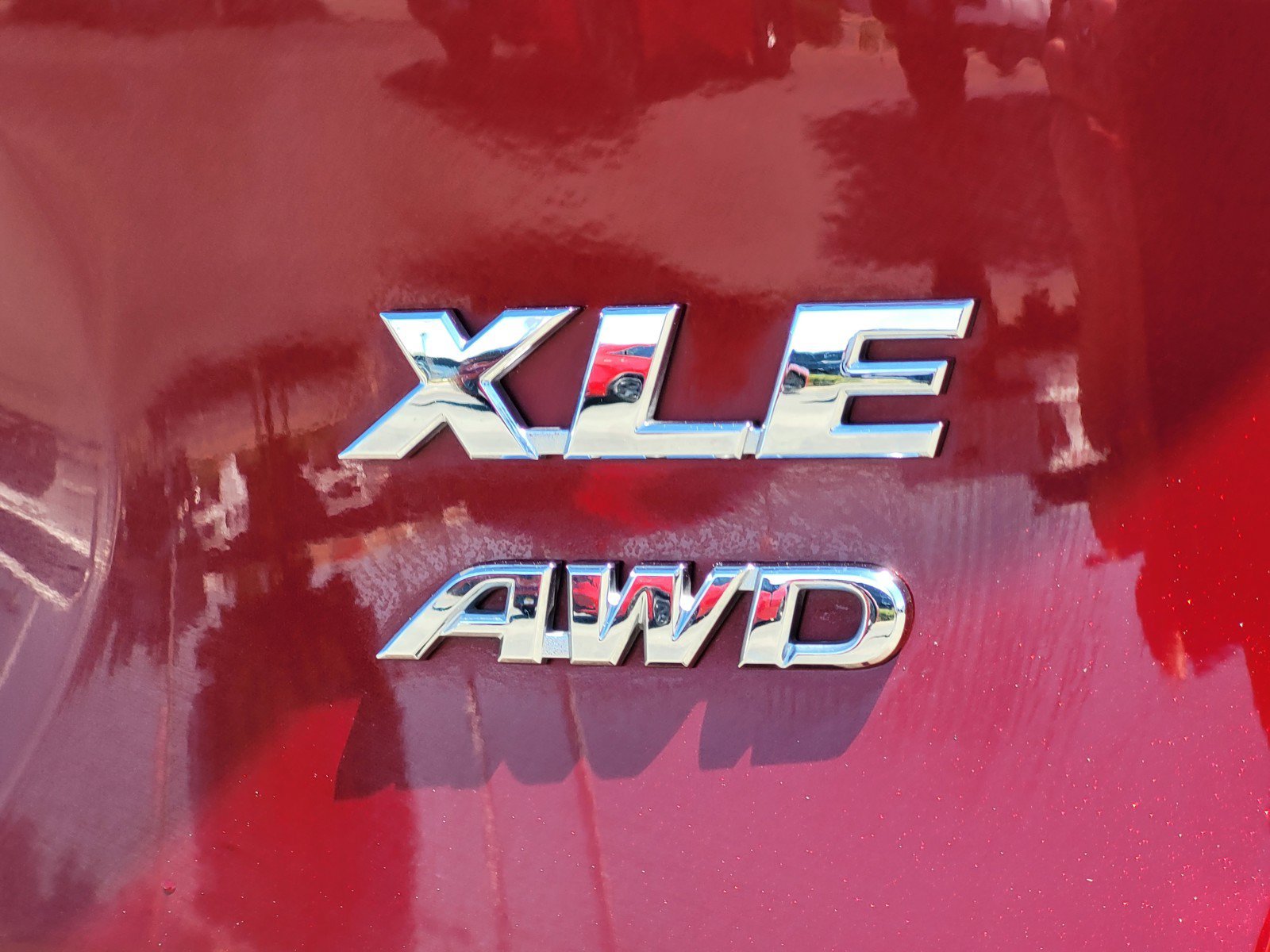 Used 2025 Red Toyota XLE image 11