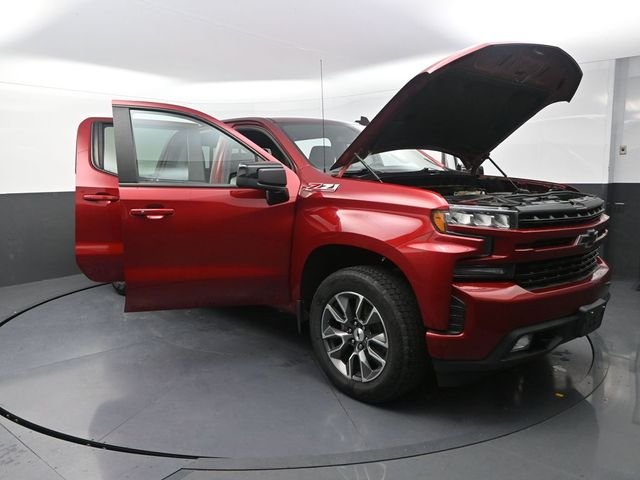 Used 2021 Red Chevrolet RST image 30