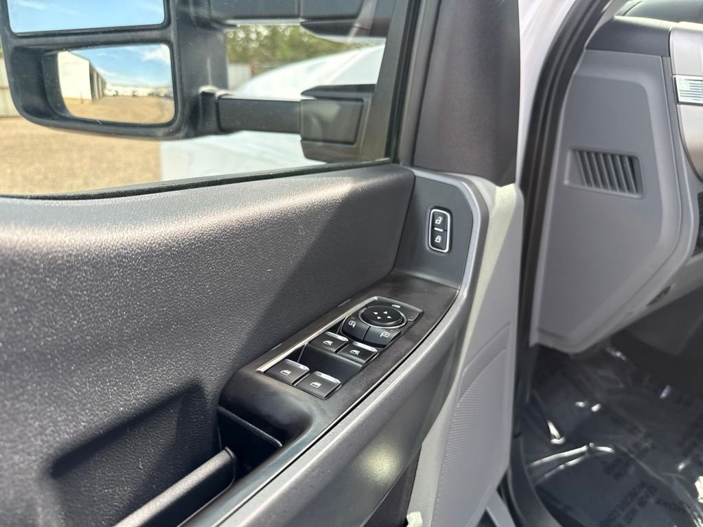 Used 2024 Oxford White Ford XLT image 13