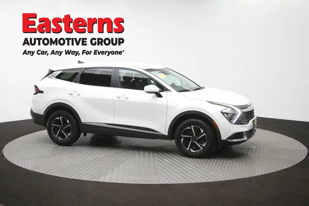 Used 2023 White Kia LX image 46