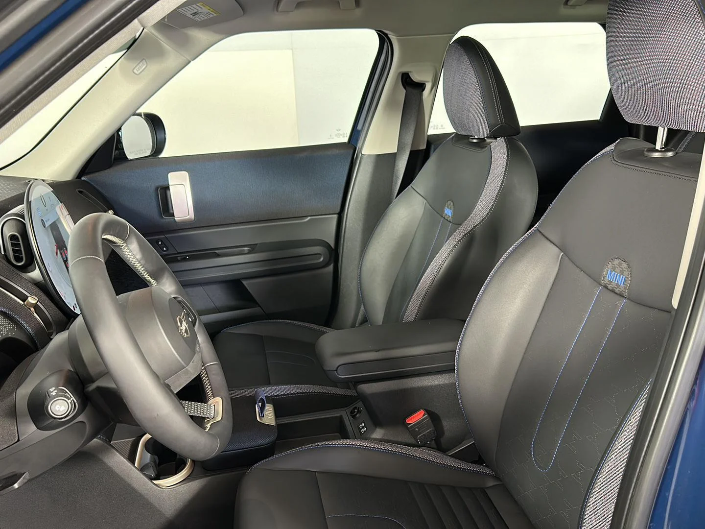 Used 2025 Indigo Sunset Blue Metallic MINI S image 6