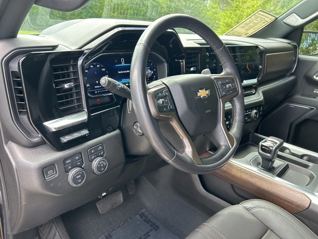 Used 2023 Black Chevrolet High Country image 23