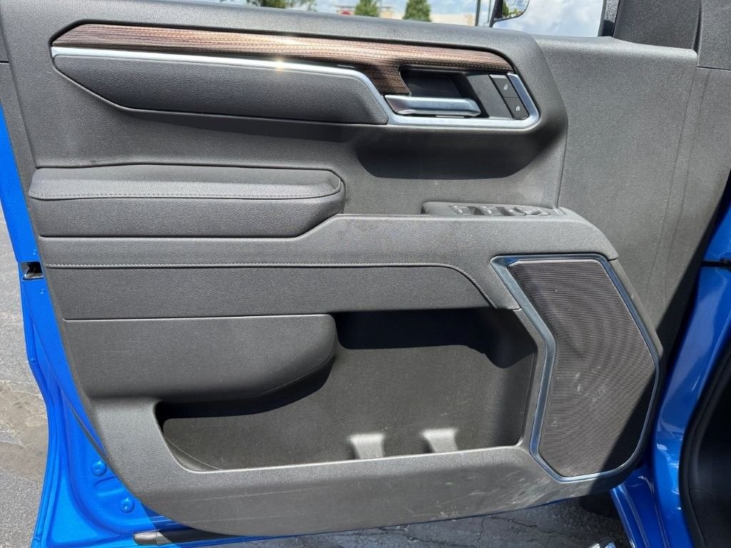 Used 2026 Blue Chevrolet LT image 10