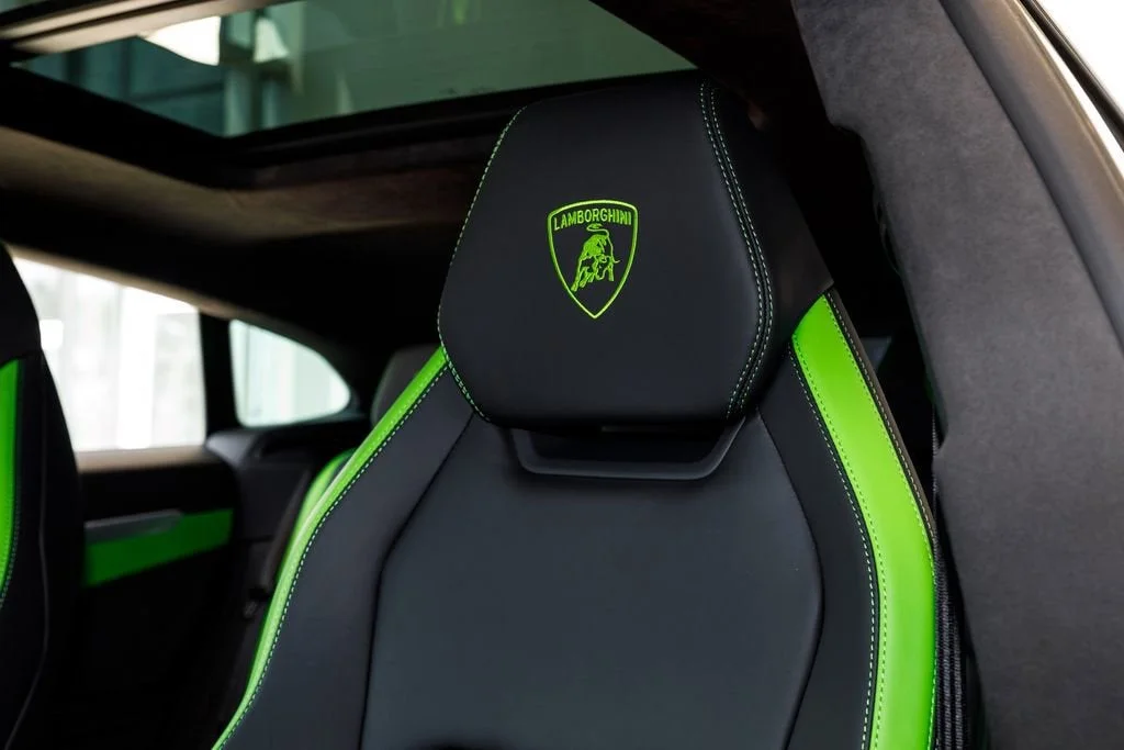 Used 2025 Green Lamborghini SE image 48