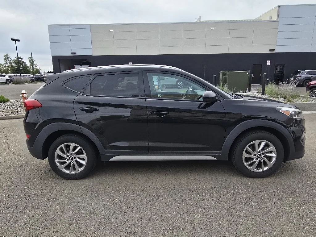 Used 2018 Black Noir Pearl Hyundai SEL image 7