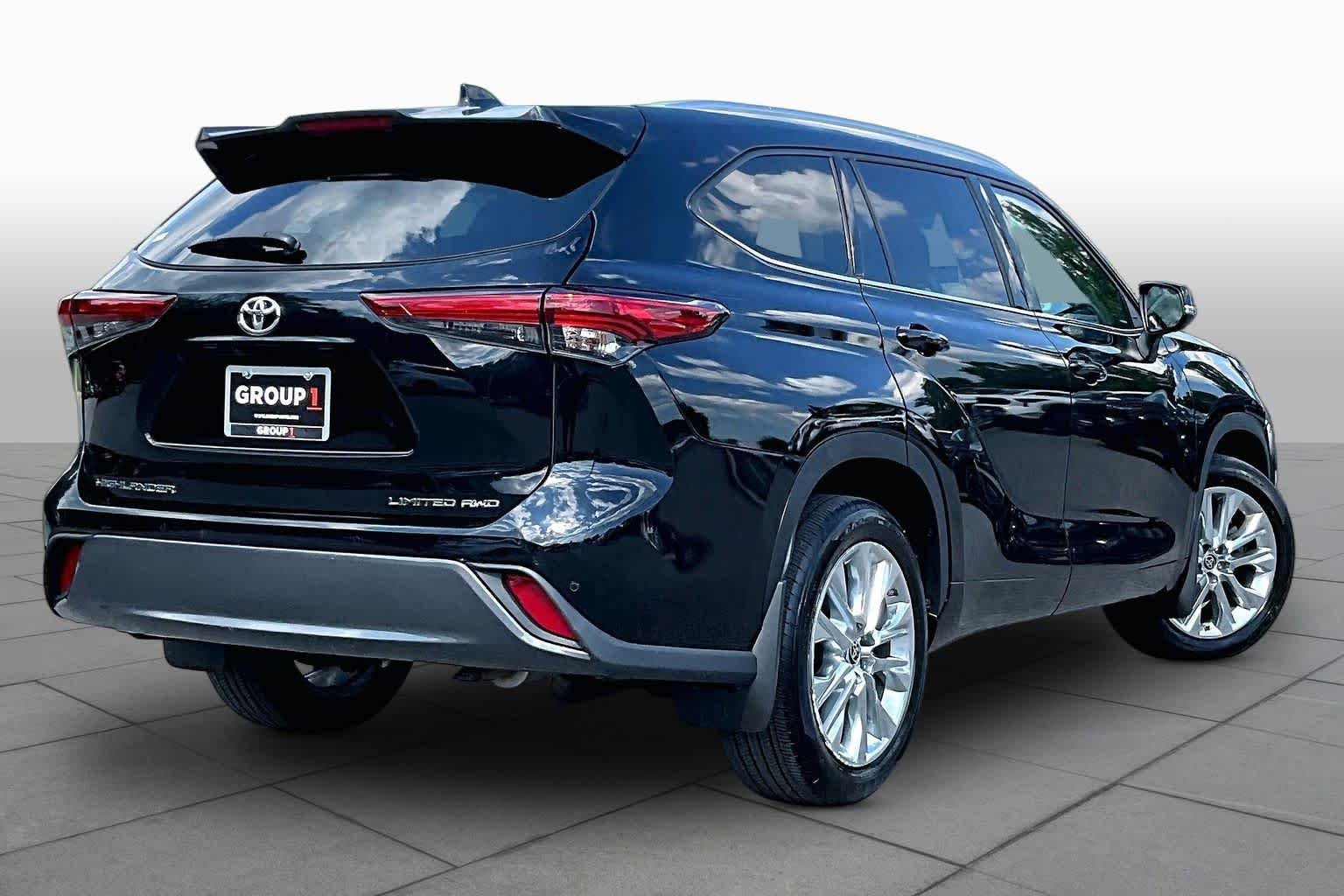 Used 2022 Midnight Black Metallic Toyota Limited image 12