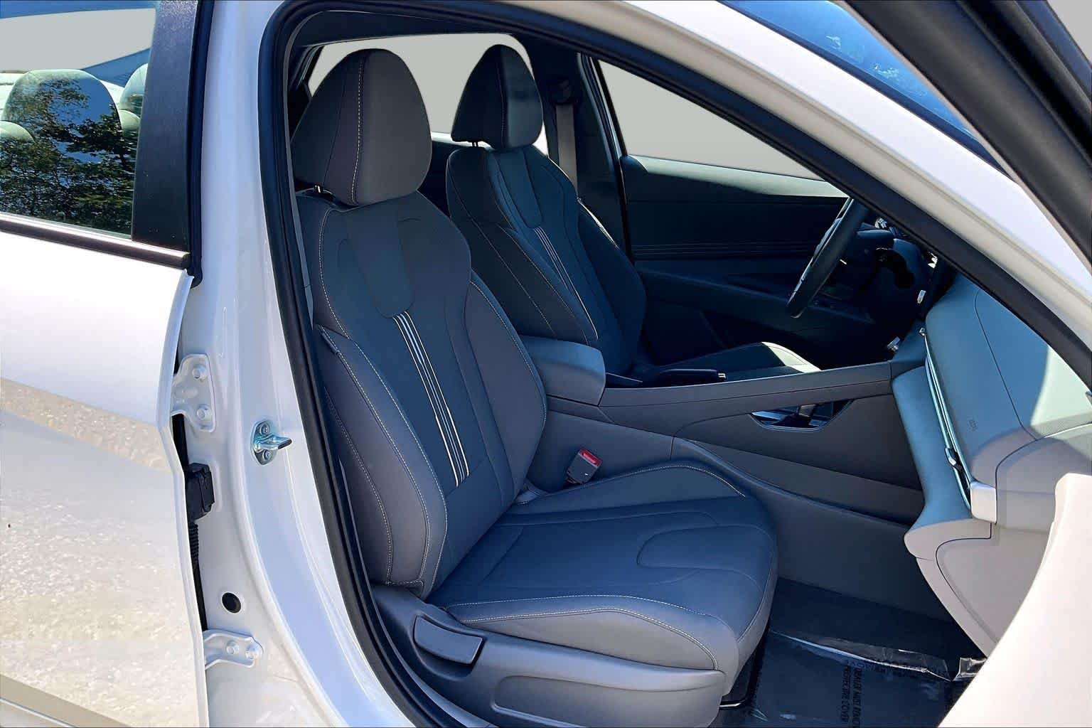 Used 2026 Serenity White Hyundai SEL Sport image 9