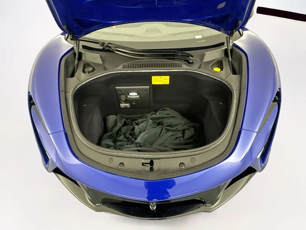 Used 2023 Blue McLaren  image 28