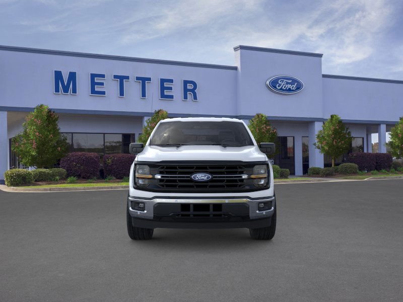 New 2025 Oxford White Ford XLT image 6