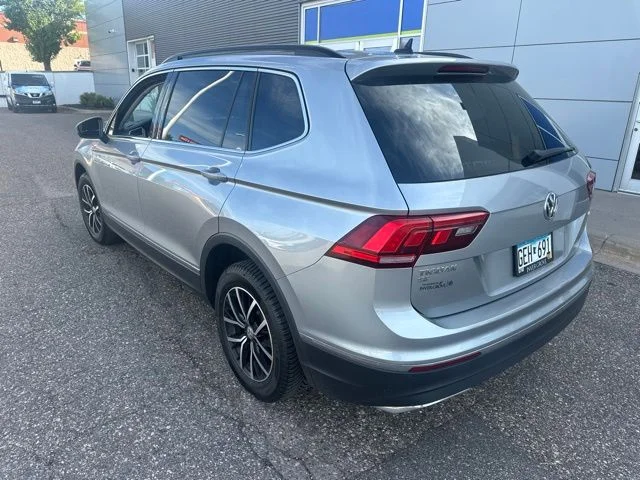 Used 2021 Silver Metallic Volkswagen 2.0T SE image 5