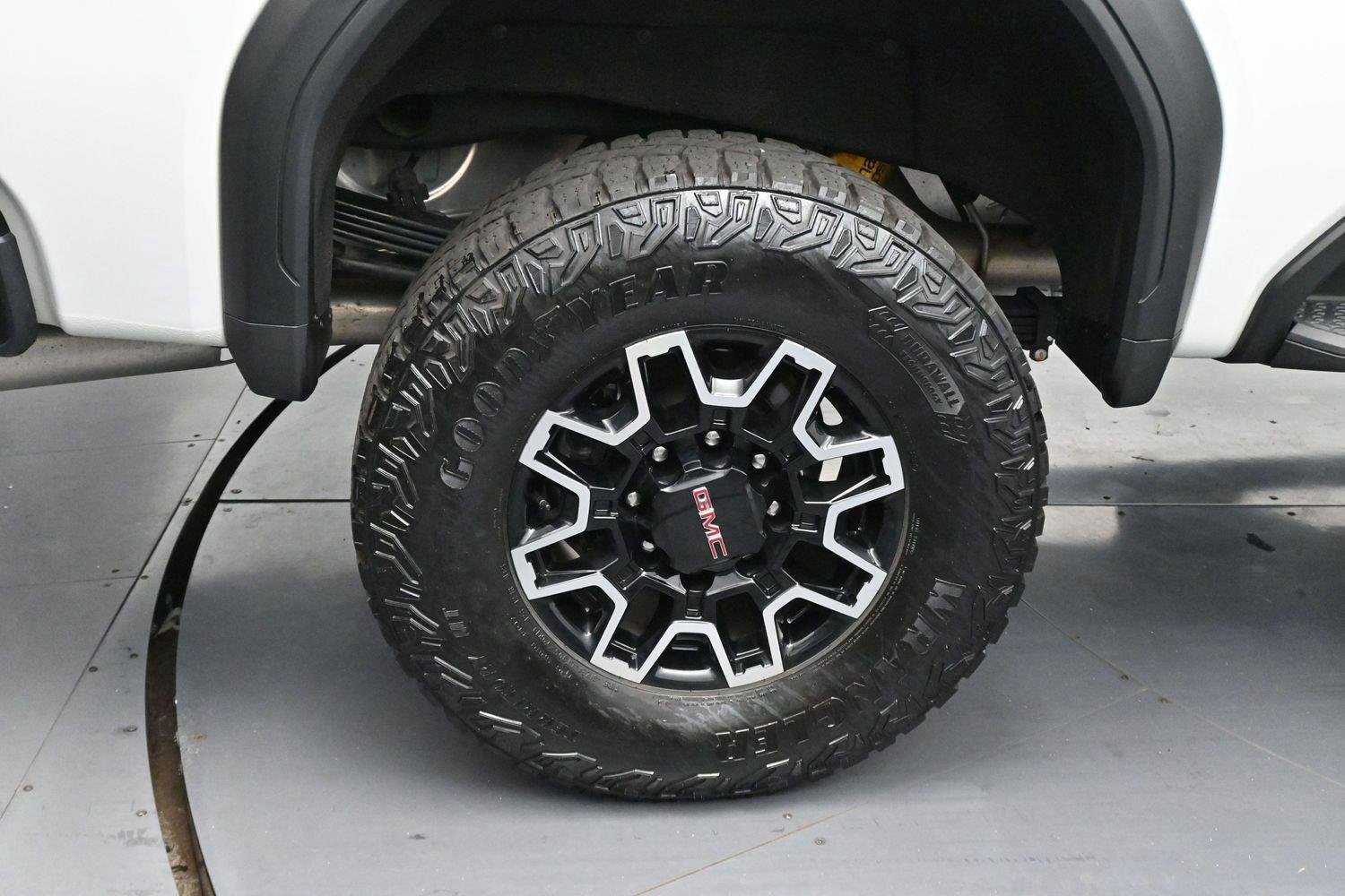 Used 2024 Summit White GMC AT4X image 37