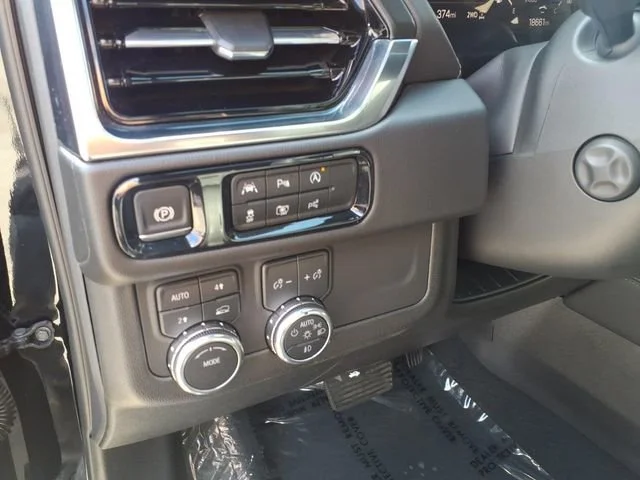 Used 2025 Onyx Black GMC Denali image 15