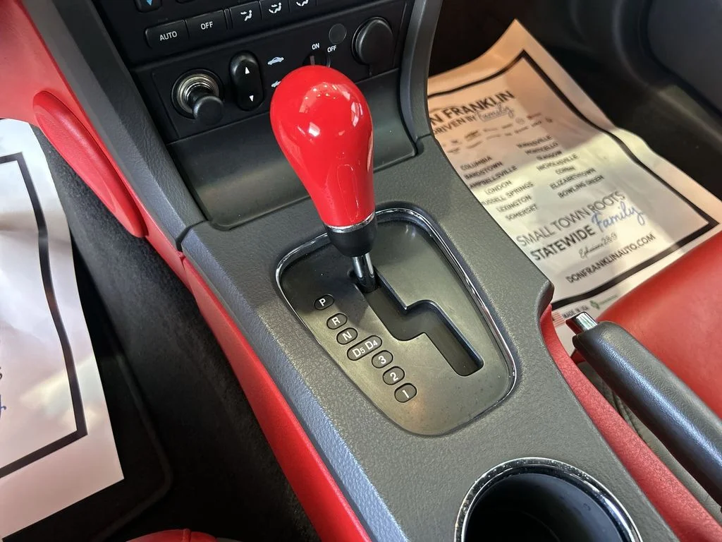 Used 2002 Red Ford Base image 25