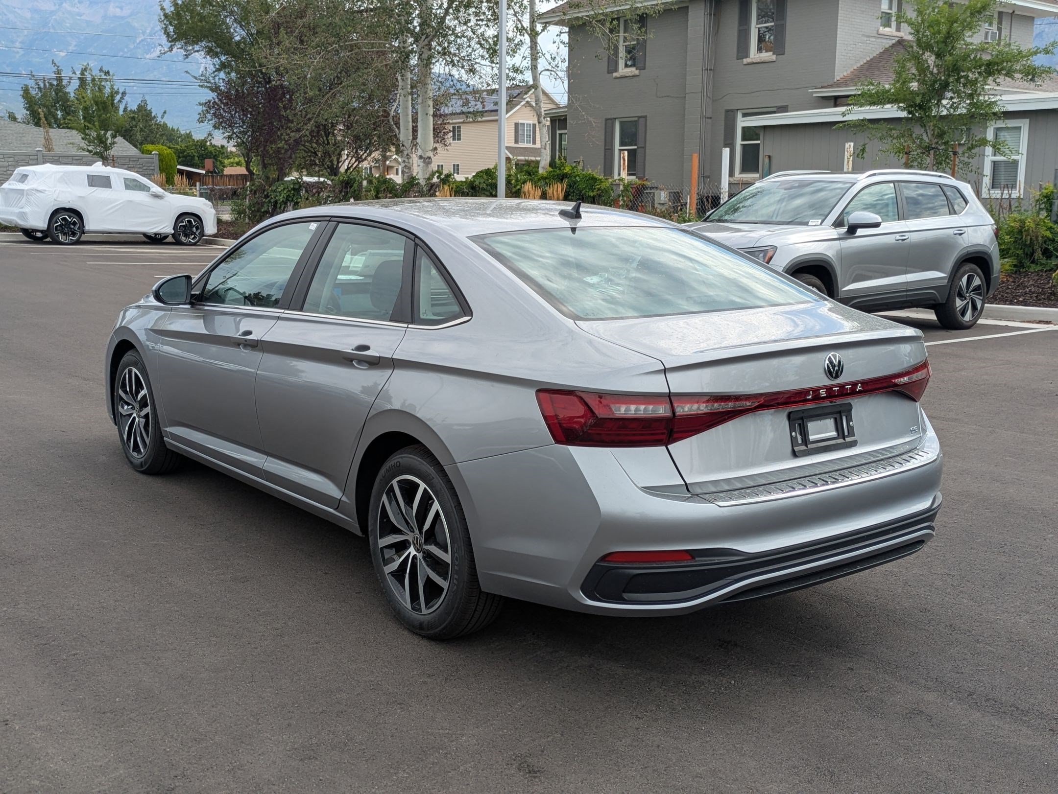 New 2026 Pyrite Silver Metallic Volkswagen SE image 5