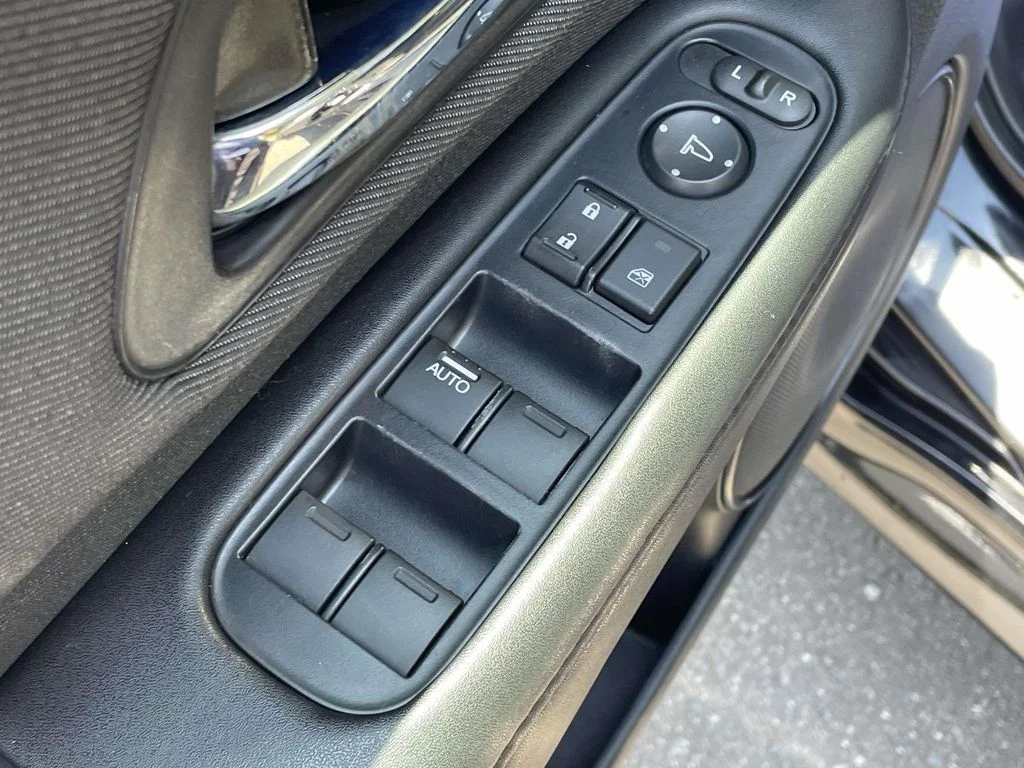 Used 2019  Honda Sport image 14