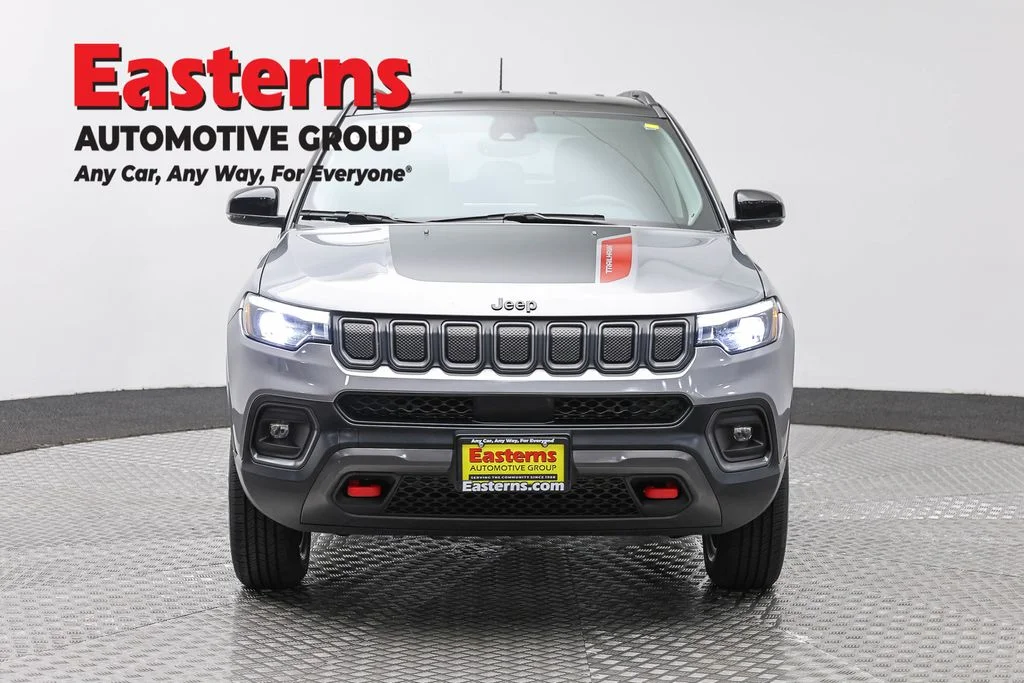 Used 2022 Silver Jeep Trailhawk image 2