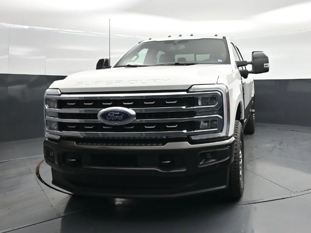 Used 2025 White Ford King Ranch image 22