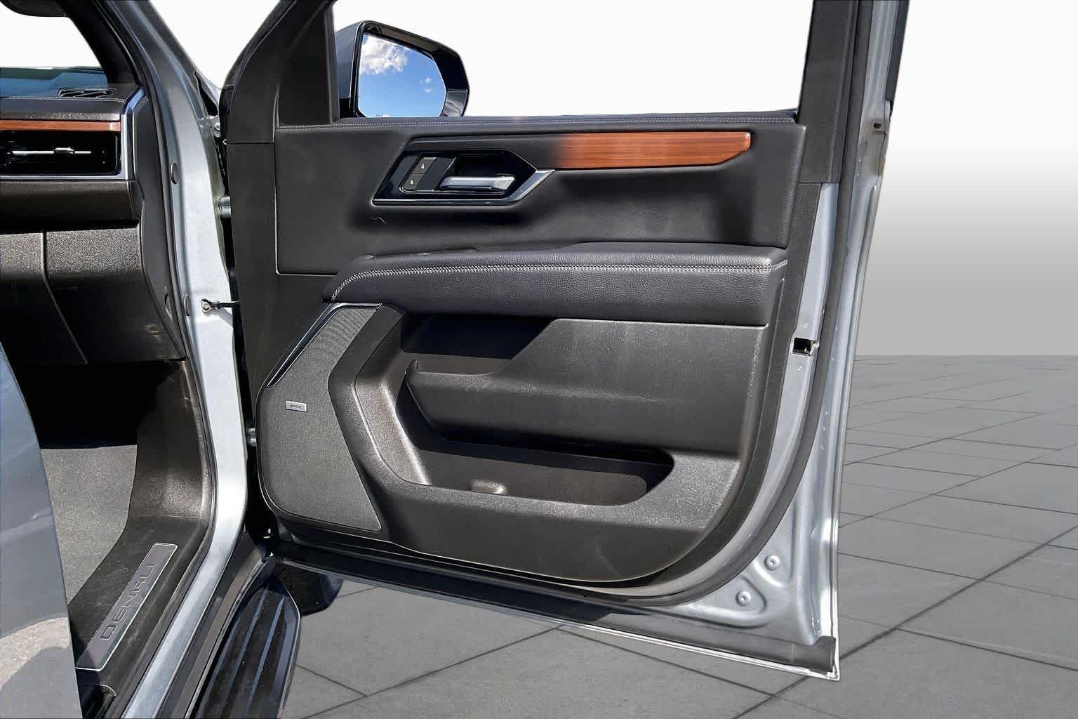 Used 2025 Sterling Metallic GMC Denali image 21
