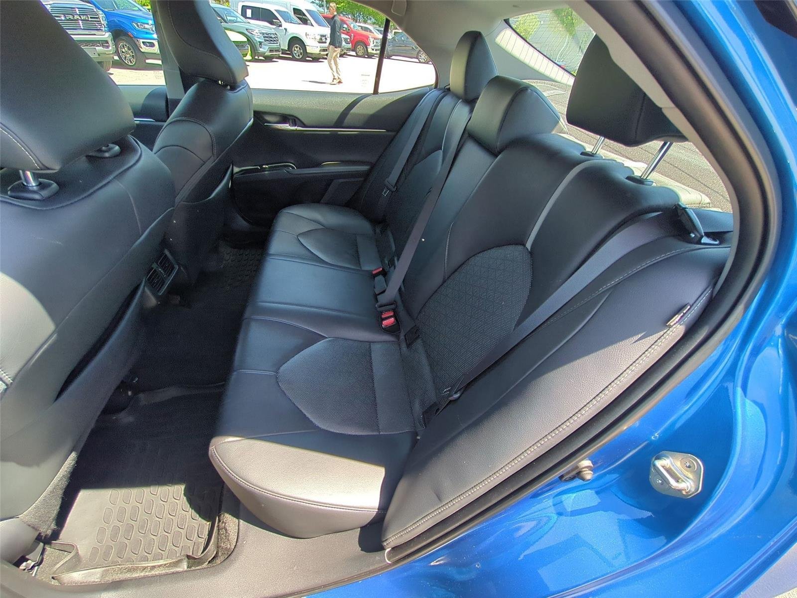 Used 2019 Blue Streak/Midnight Black Metallic Toyota XSE image 33