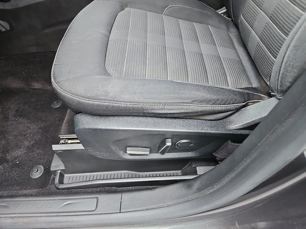 Used 2017 Magnetic Ford SEL image 16