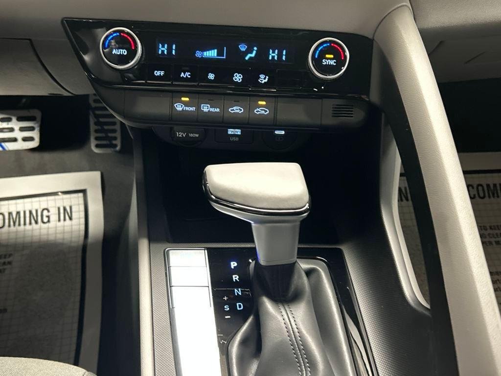 2025 Hyundai Elantra SEL - Photo 30