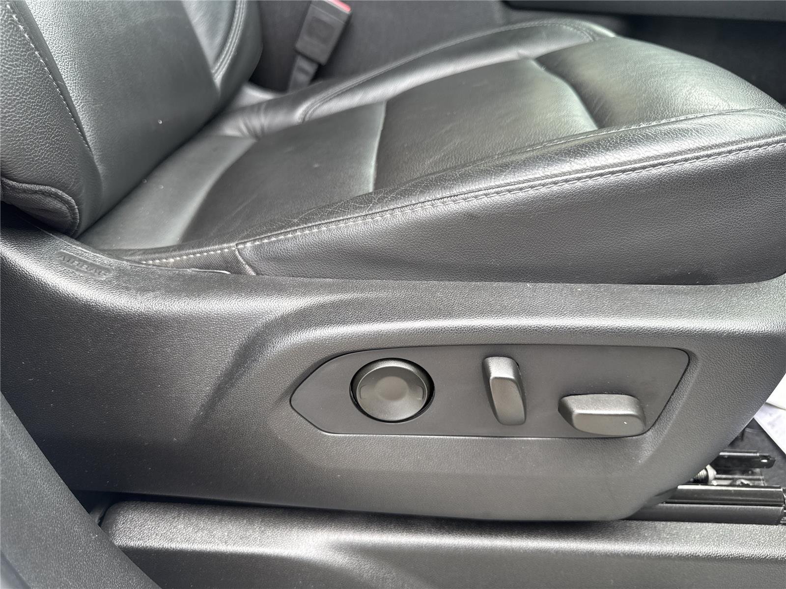 Used 2021 SUMMIT WHITE Chevrolet LT image 39