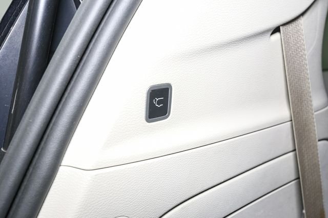 Used 2023 Black Chrysler Touring L image 12