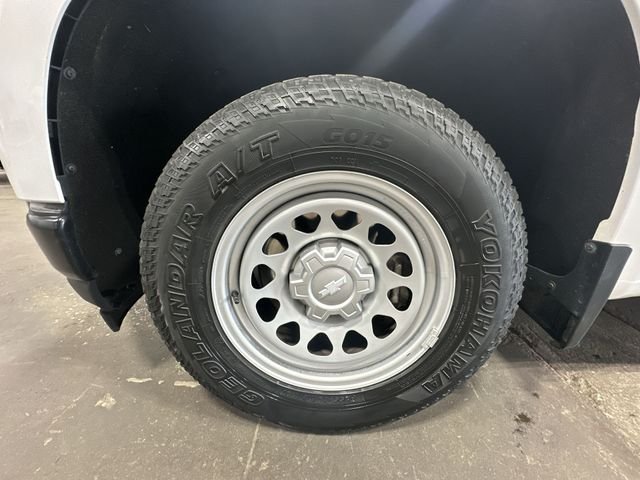Used 2019 Summit White Chevrolet WT image 23