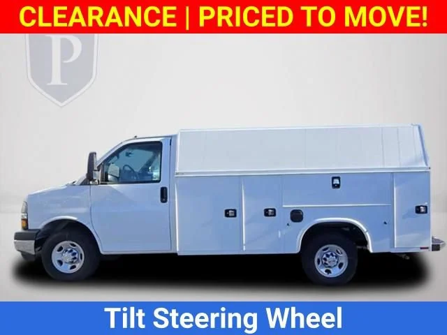 New 2025 Summit White Chevrolet 1WT image 11