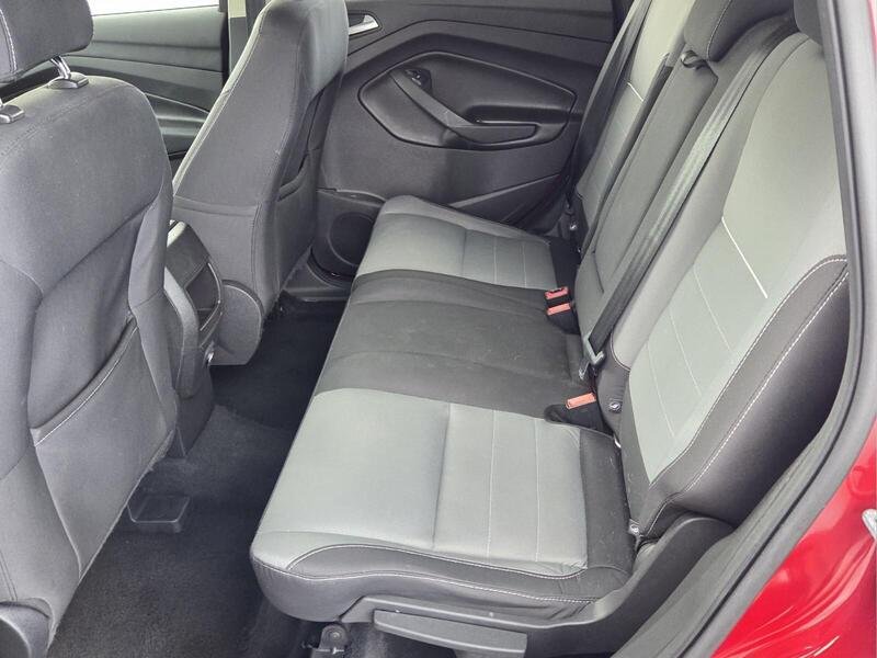 Used 2015 Ruby Red Metallic FORD FWD 4DR SE image 12