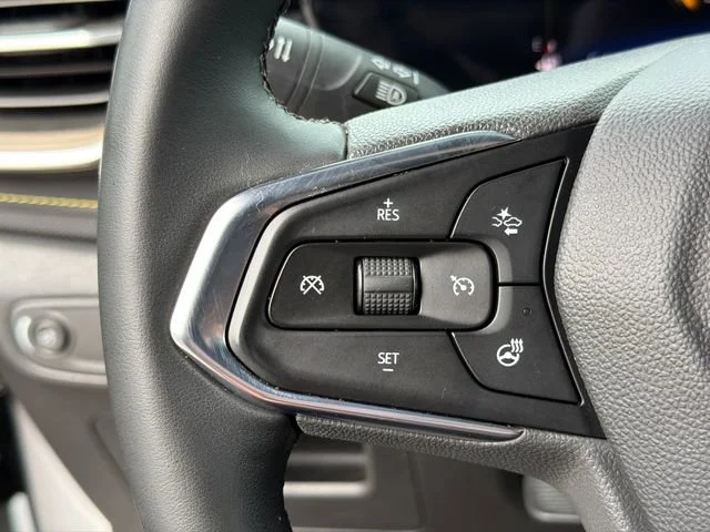 Used 2024 Iridescent Pearl Tricoat Chevrolet ACTIV image 24
