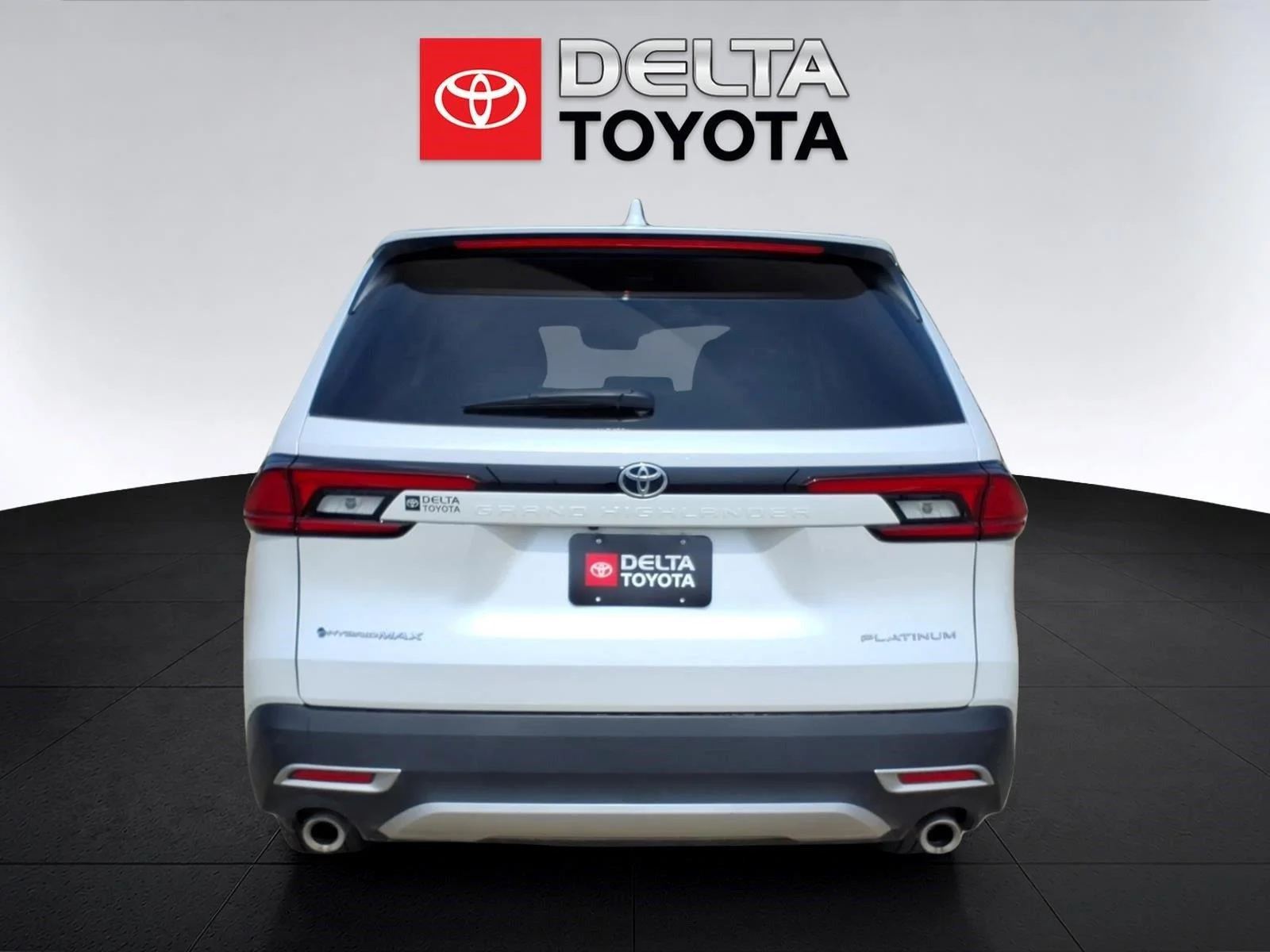 Used 2026 Wind Chill Pearl Toyota MAX Platinum image 4