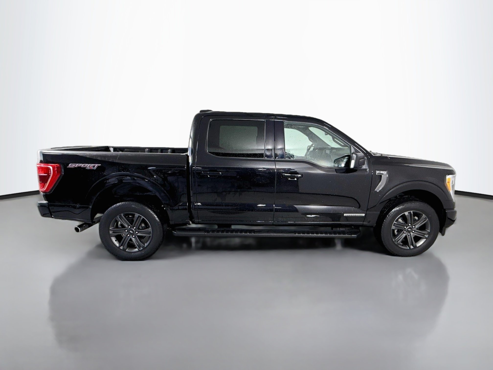 Used 2023 Agate Black Metallic Ford XLT image 8