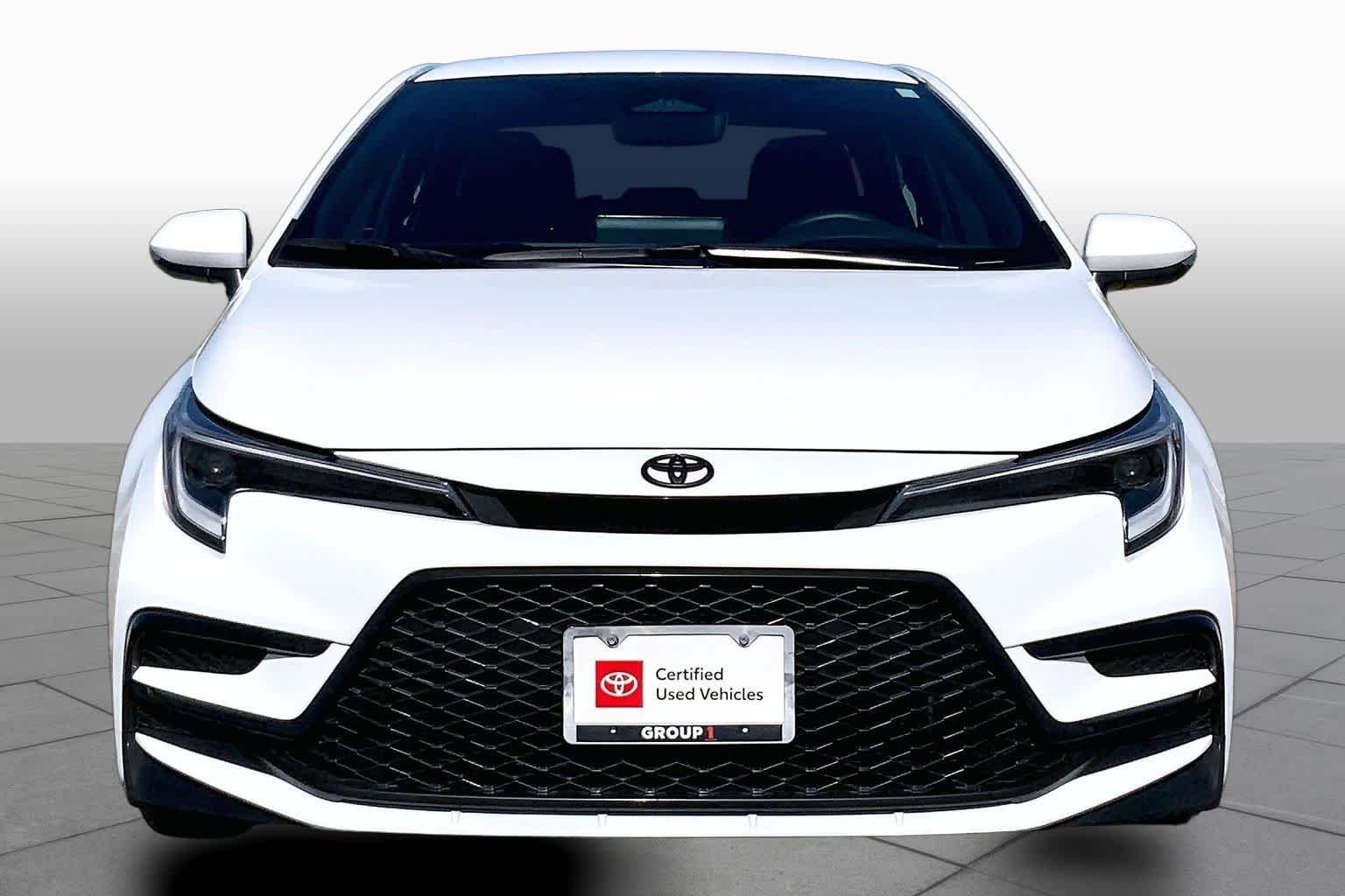 Used 2026 Ice Cap Toyota SE image 4