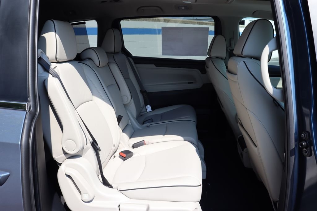 Used 2026 Gray Honda Touring image 14