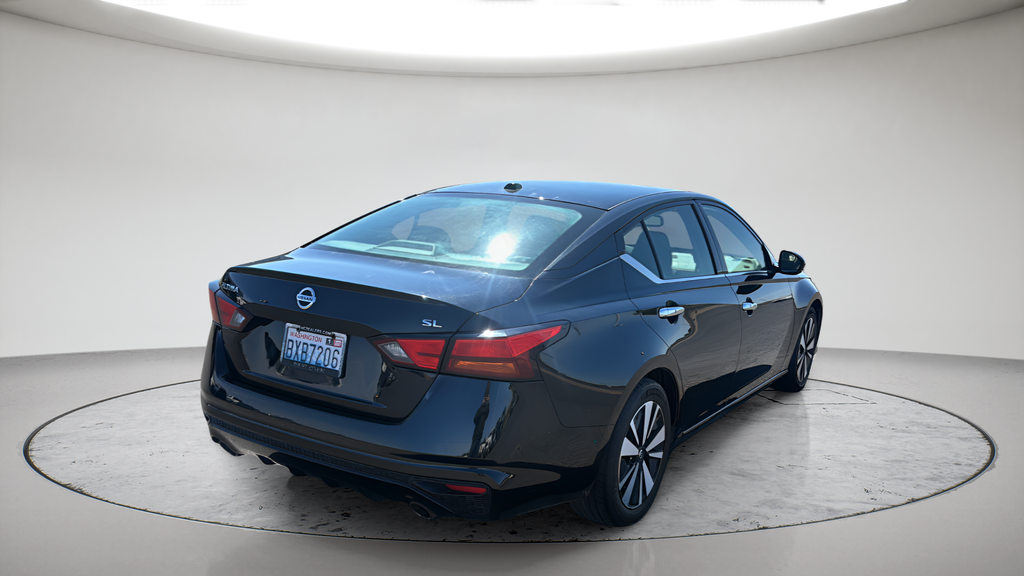 Used 2019 Black Nissan 2.5 SL image 7