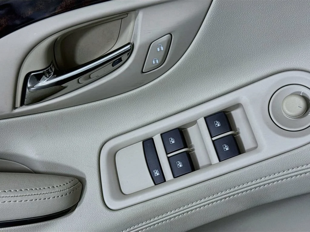 Used 2016 White Buick Base image 21
