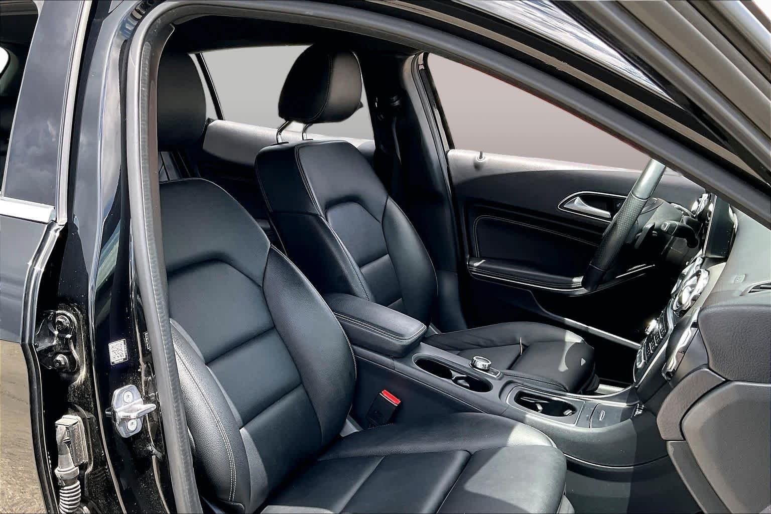 Used 2020 Black Mercedes-Benz GLA 250 image 9