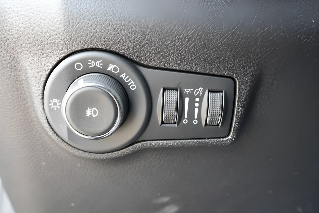 Used 2024 Silver Jeep Limited image 26