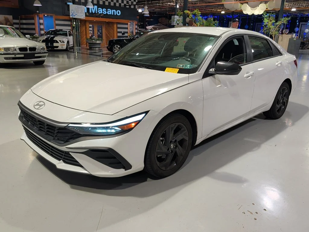 Used 2026 White Hyundai SEL Sport image 8