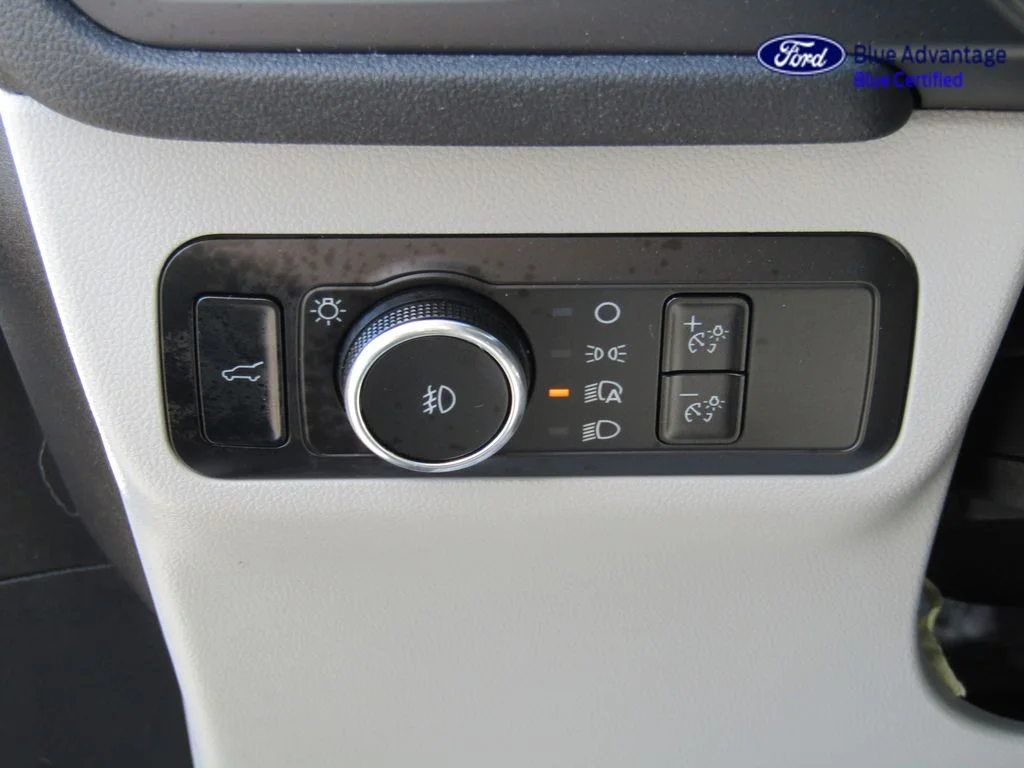 Certified Used 2025 Star White Ford Platinum image 23