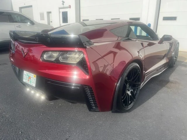 Used 2018 Red Chevrolet Z06 image 8