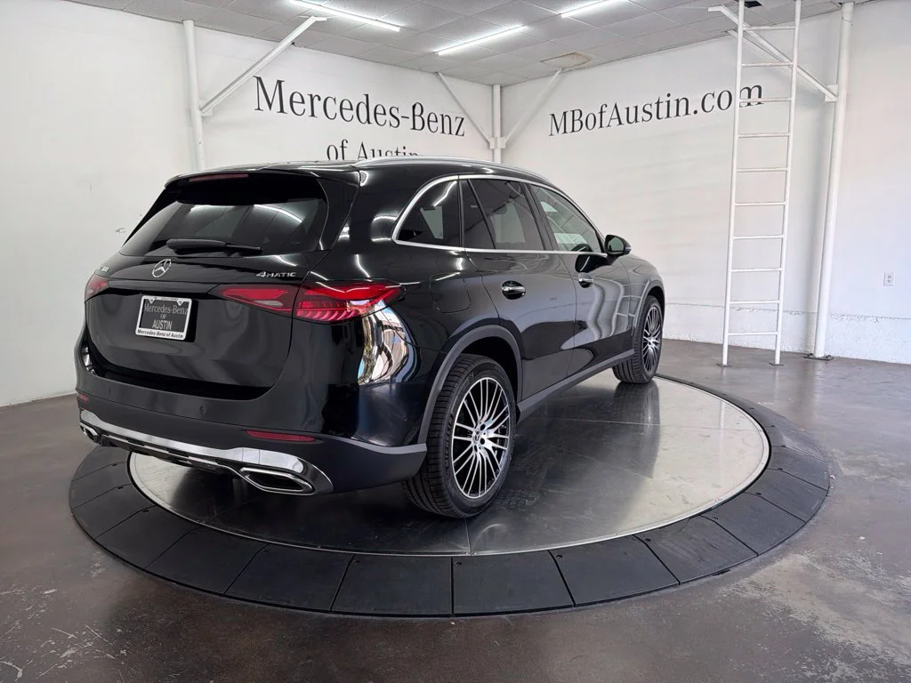 New 2027 Black Mercedes-Benz GLC 300 image 7