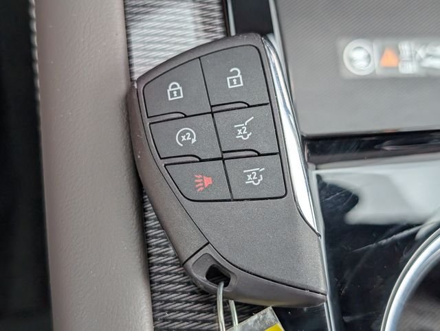 Used 2026  GMC Elevation image 29