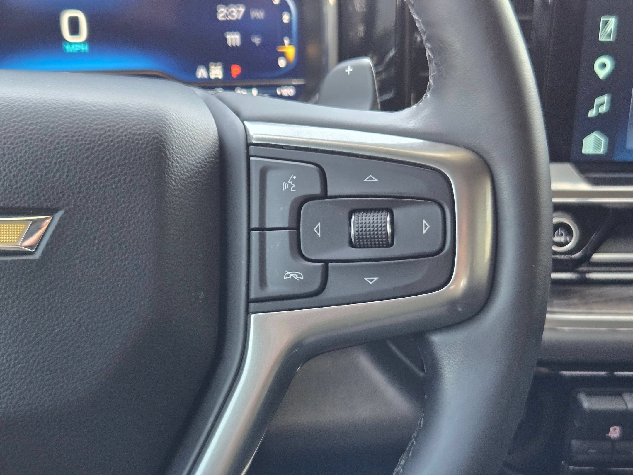 2025 Chevrolet Silverado 1500 LTZ - Photo 14