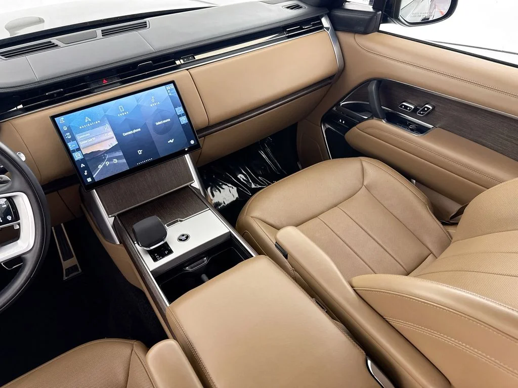 Certified Used 2025 Black Land Rover SE image 24